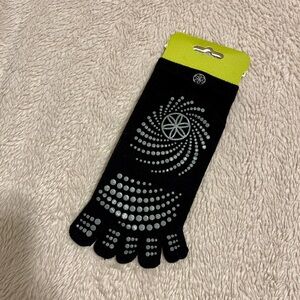 Black and Gray Yoga Toe Socks with grips, Small/Medium